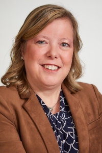 Julie Roach headshot